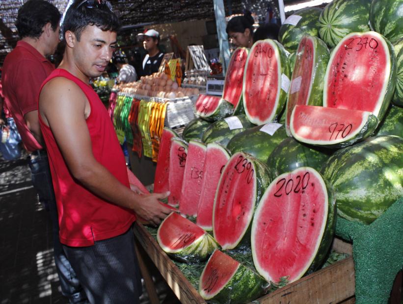 Arica: chilenos consumen masivamente la sandía proveniente del Perú (VIDEO)