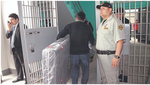 Allanan penal de Cambio Puente por presuntos pagos