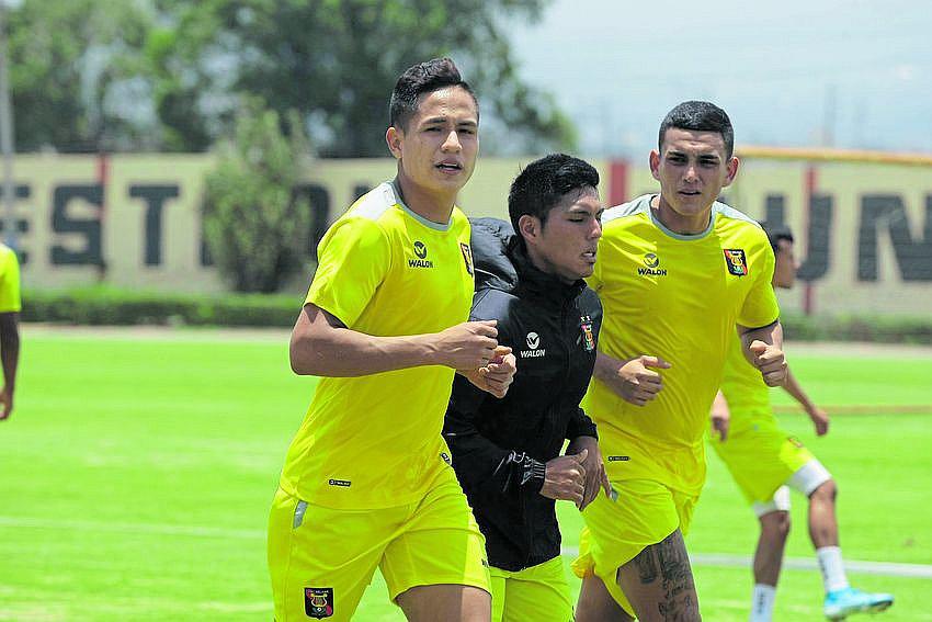 Pretell se defiende de críticas por fuerte falta a Céspedes