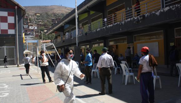 ciudadanos abarrotan centros hospitalarios COVID para acceder a pruebas rápidas/Foto: Jairo Salazar