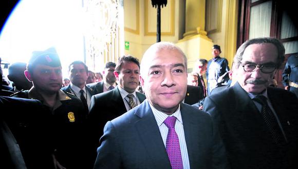 Caso López Meneses: Ex ministros Pedraza y Calle insisten con "mafia policial"