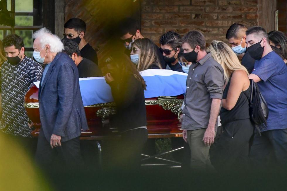 Los restos del legendario Diego Maradona fueron inhumados este jueves en un cementerio privado, al noroeste de Buenos Aires. (Fuente: AFP)