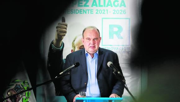 Documentos confirman que la organización de López Aliaga respaldó a Pedro Tenorio y Mónica Delta para ser moderadores del debate