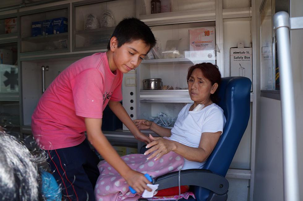 Bellavista brindó atención médica a madre de niño que trabaja de payasito
