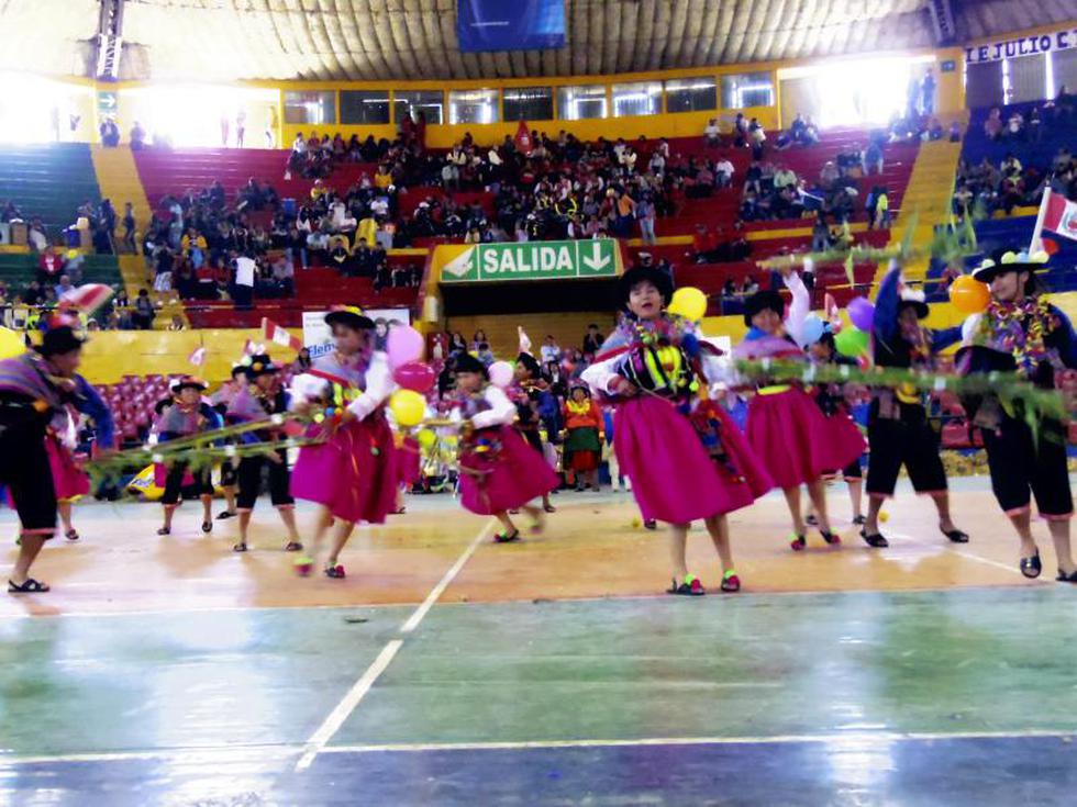 Escolares con talento en danzas (Fotos)