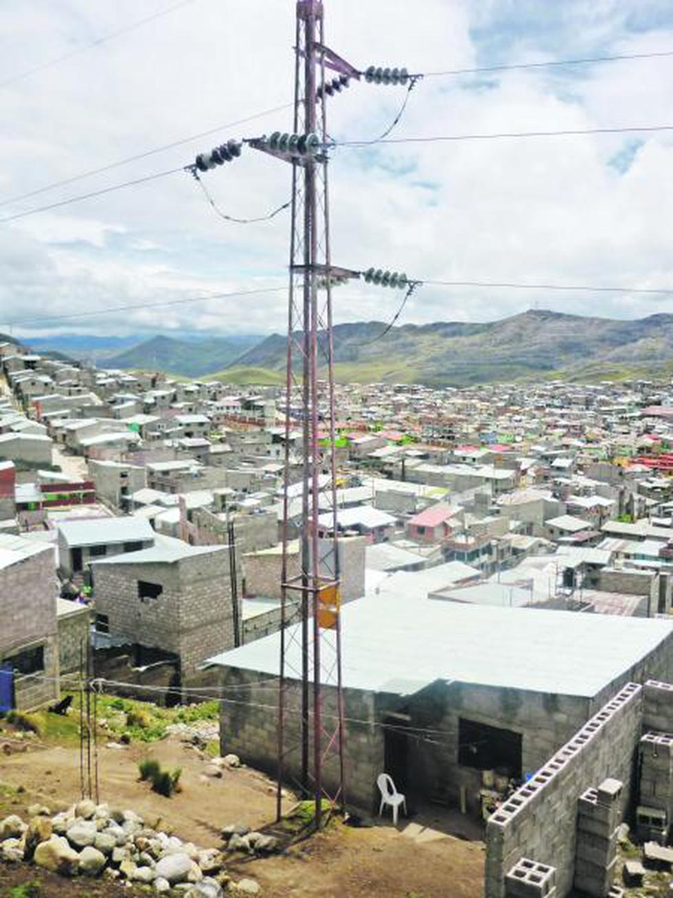 Torres de alta tensión son un peligro para la población