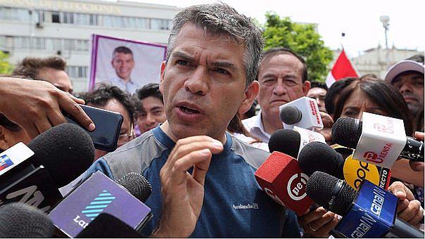 Julio Guzmán pide marcar "sí, sí, sí, no" en el Referéndum