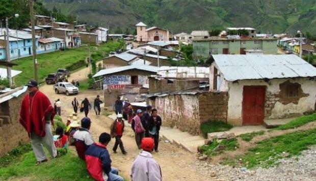 Áncash. Población mantuvo secuestrado 24 horas a funcionarios y trabajadores del municipio distrital de Quillo. (Facebook Diario La Industria de Áncash)