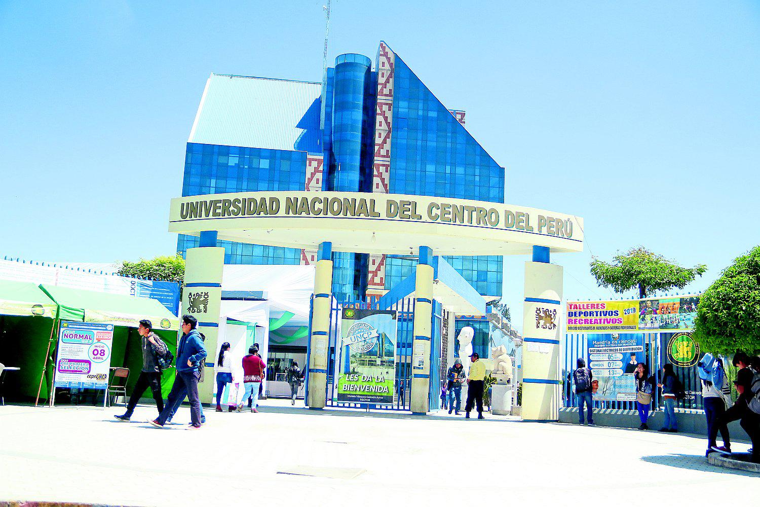 ​Internet gratis para unos 3,164 universitarios de bajos recursos de la UNCP