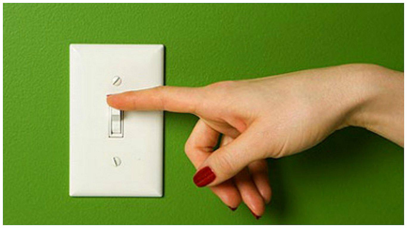 Estos son los aparatos que debes desenchufar para disminuir la cuenta de luz