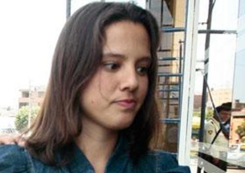 Rosario Ponce critica posible candidatura del padre de Ciro