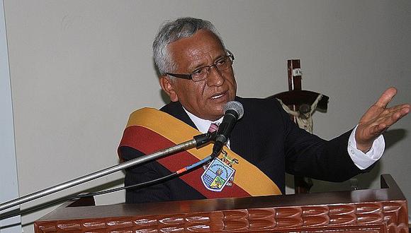 Gobernador de Lambayeque  apoya proyecto de Vizcarra