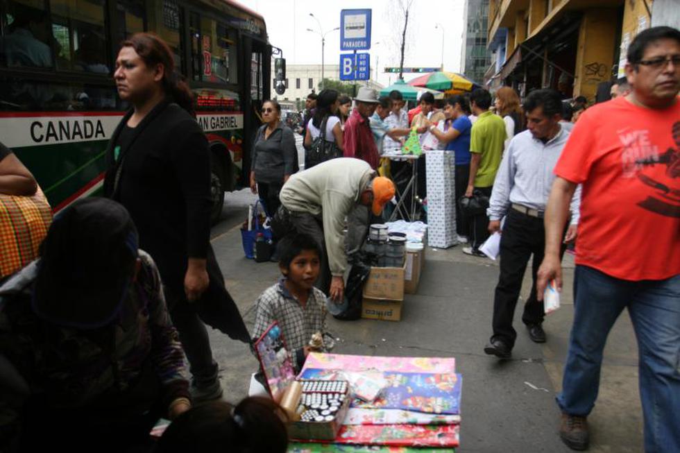 Caos en el Centro de Lima: ambulantes toman avenida Abancay