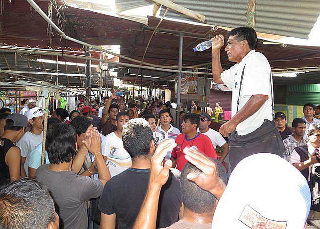 Chiclayo: Azucareros protestan y pugnan por ingresar a fábrica en Tumán (VIDEO)