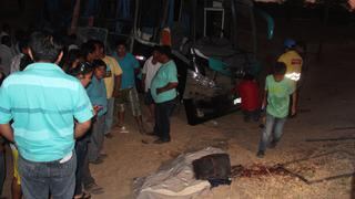 Piura: Volcadura de bus deja un fallecido y 32 heridos 