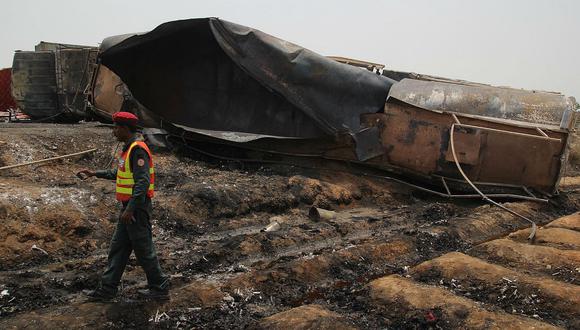 Pakistán: Incendio de camión lleno de combustible dejó al menos 123 muertos