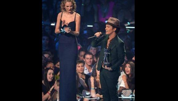Foto entre Bruno Mars y Taylor Swift causa sensación en Internet 
