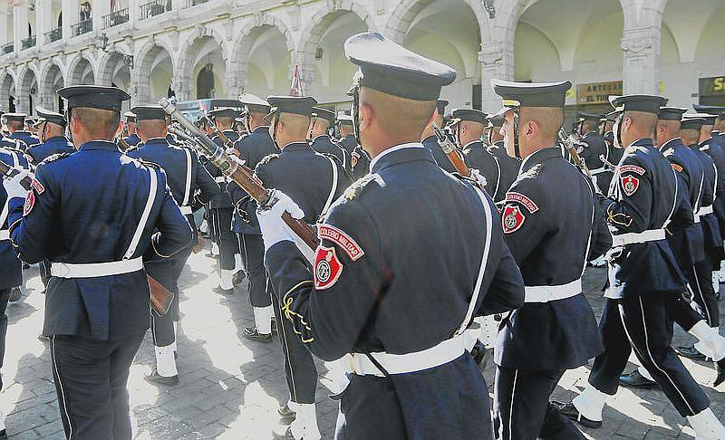 Padres denuncian cobro excesivo en colegio Militar Francisco Bolognesi