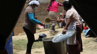 Con ollas comunes, mujeres salvan del hambre a un barrio entero de Huancayo