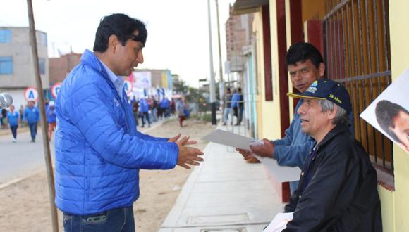 El candidato a la alcaldía de Huanchaco se comprometió a trabajar por el desarrollo del distrito.