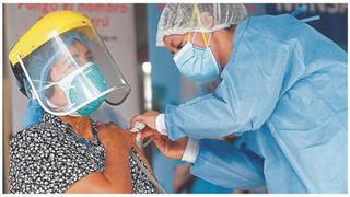Se inicia la vacunación para mayores de 55 años en Piura