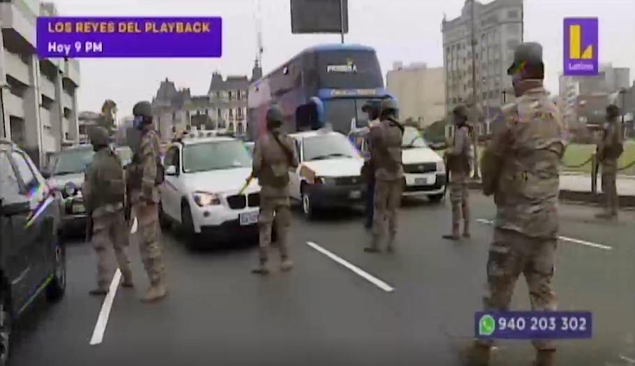 Coronavirus en Perú: Militares cierran acceso a la Vía Expresa del Paseo de la República