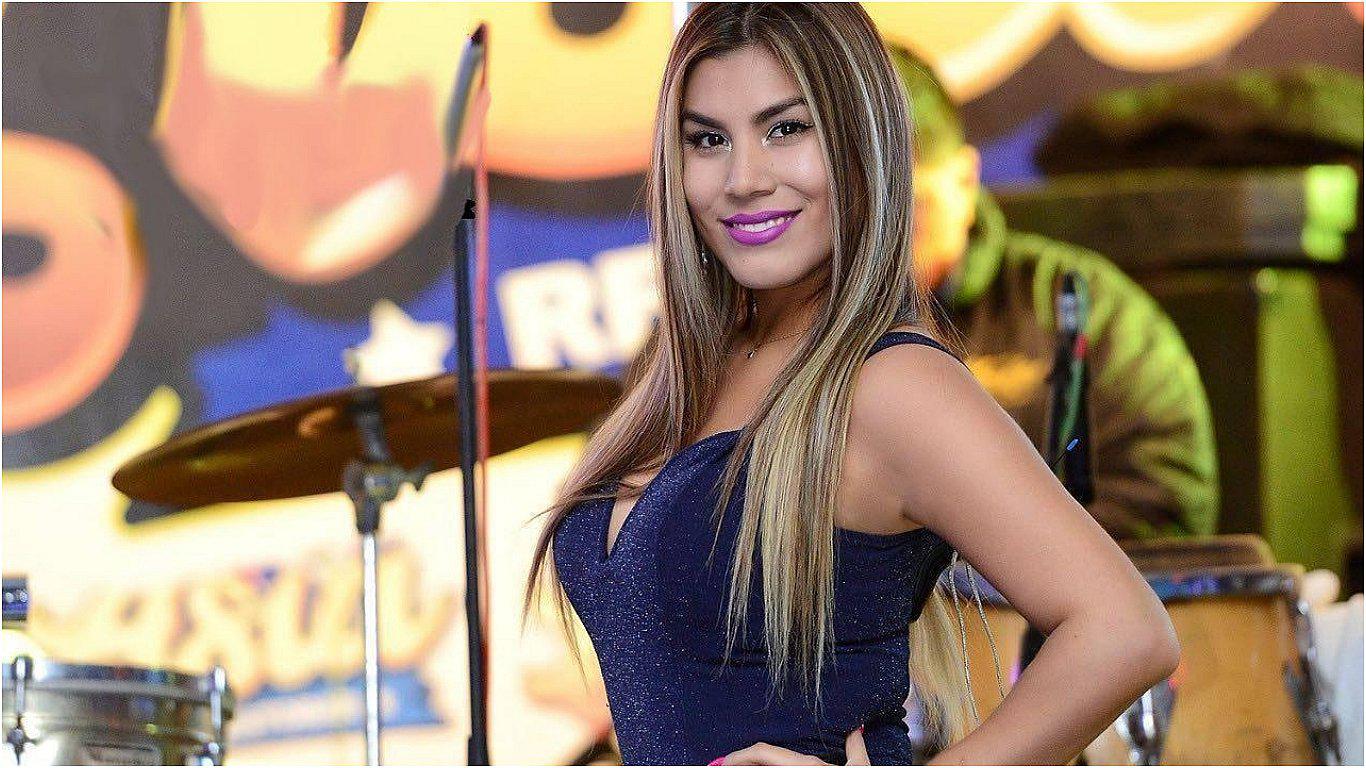 Karlita Puente es nominada a la mejor voz femenina del año 