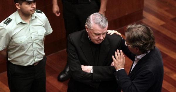 Gobierno chileno expulsa del país a cura irlandés condenado por abuso sexual