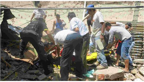 Chiclayo: Pared sepulta a obrero y bomberos logran rescatarlo con vida (VIDEO)