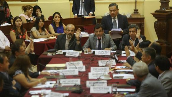 Comisión de Fiscalización aprobó investigar a presidente Martín Vizcarra