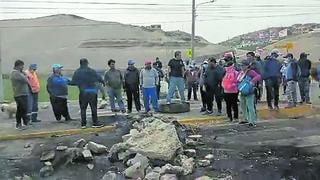 Bloquean vías en el valle de Tambo por entregar agua a proyecto minero Quellaveco