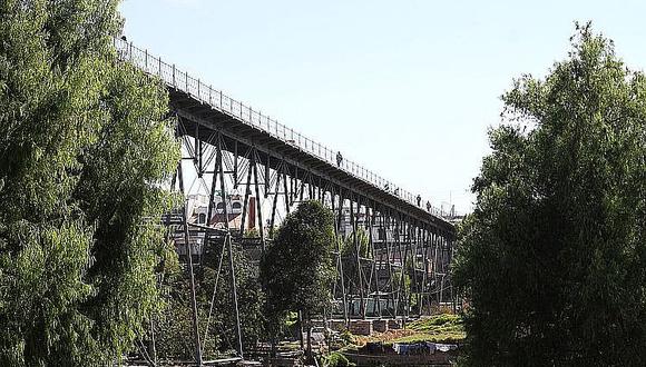 Puente Fierro,  tres años en el olvido