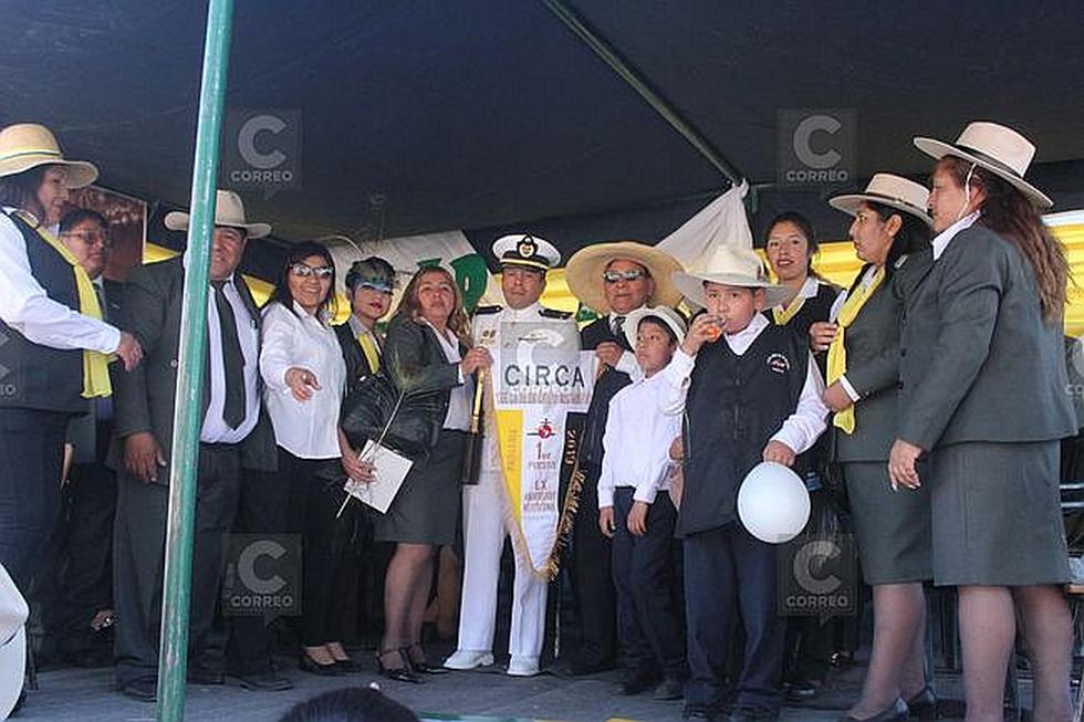 Estudiantes de Circa desfilaron por el Día de San Pedro y San Pablo