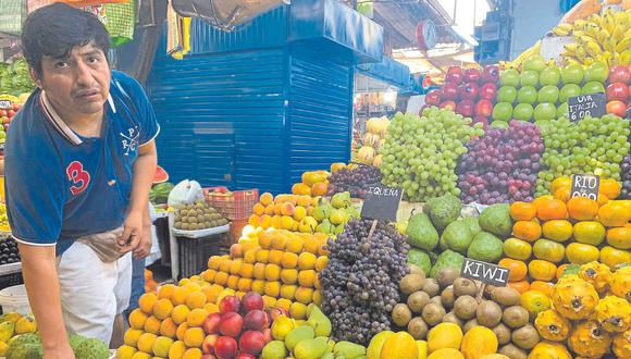 Existe desabastecimiento en el sector frutas del Mercado Modelo debido a bloqueos en carreteras.