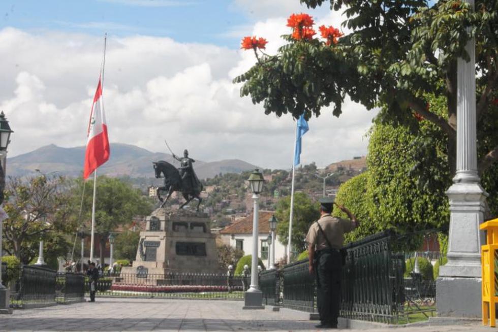 Apoteósico desfile por los 474 años de Huamanga (FOTOS)