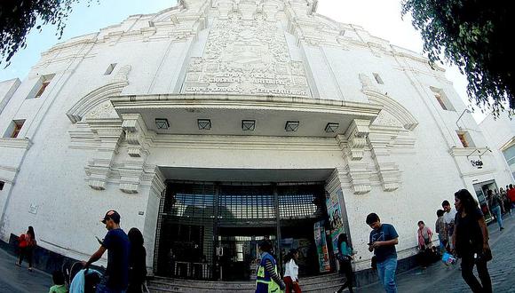 Teatro Municipal de Arequipa situado en la calle Mercaderes, Cercado