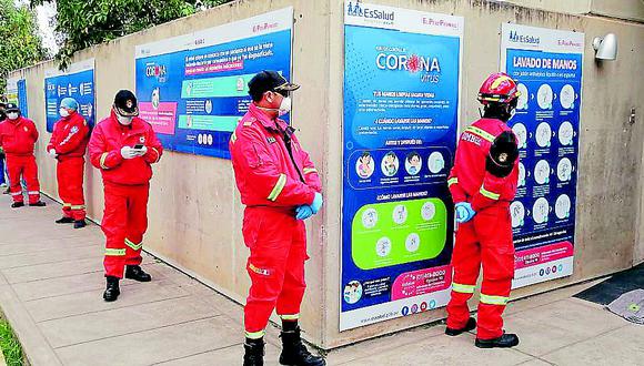 Huancayo: ​Realizan prueba rápida a bomberos para descartar virus