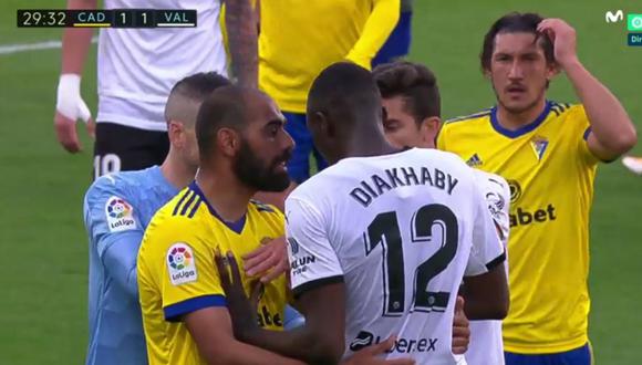 Valencia regresó al campo para enfrentar a Cádiz tras insulto racista sobre Diakhaby. (Captura: Movistar+)