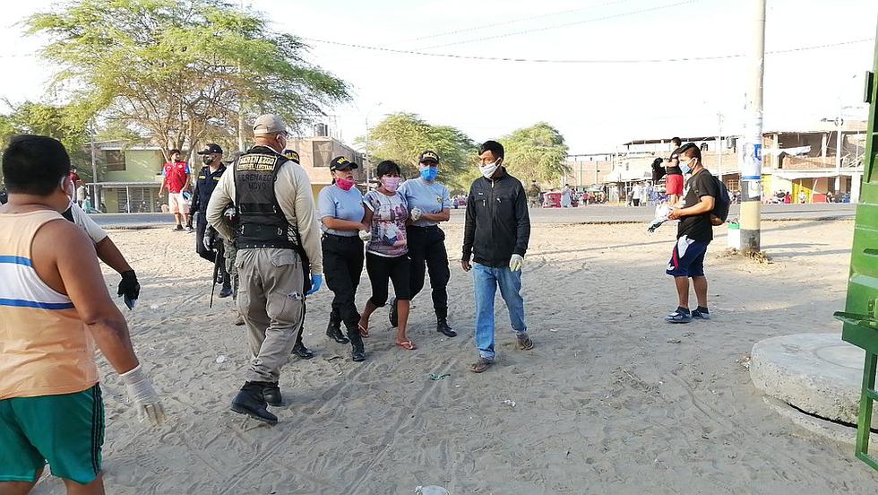 Piura: Al menos un centenar de mujeres detenidas en apenas tres horas de nueva restricción por género (GALERÍA)