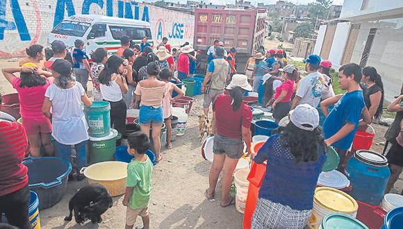 Después de 9 días, Chavimochic empezó a suministrar agua a la planta de tratamiento de la empresa Sedalib, en Trujillo, y a más tardar mañana se restablecerá el servicio en las zonas afectadas  por las lluvias y desbordes. Por ahora la gente se abastece de tanques cisternas y esperan que esto acabe pronto.