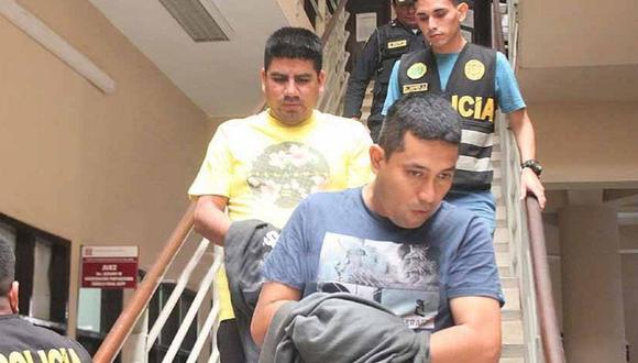 Piura: La Fiscalía Anticorrupción de Sullana solicitó 6 años de prisión áralos policías Donny Baldemar Mendoza Santur (36) y César Edú Alburqueque Silva (32), acusados de pedir una coima de 100 dólares a una ciudadana ecuatoriana.