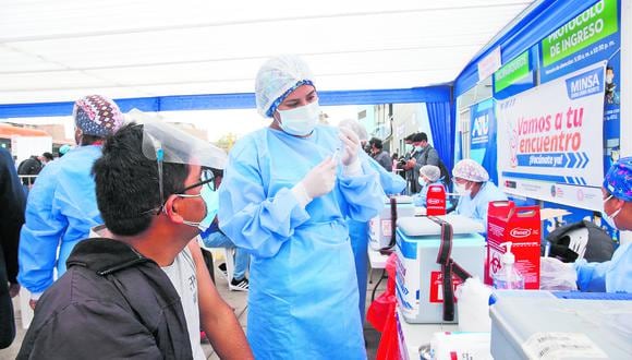 Continúa la vacunación en el Perú. (Correo)
