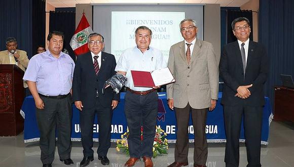 Universidad de Moquegua presenta a nuevos docentes nombrados