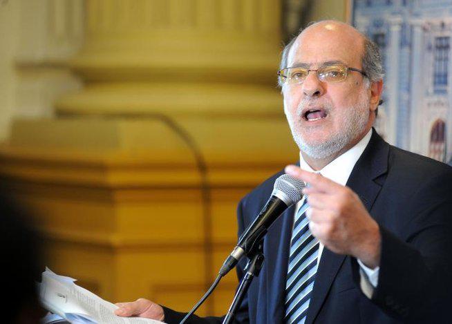 ​Daniel Abugattás califica elección de Luis Iberico como un "premio consuelo"