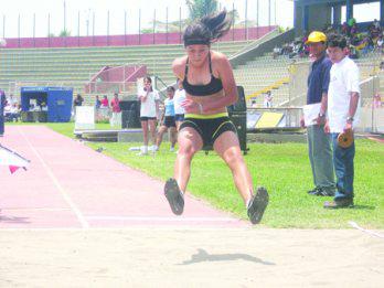 Atletas escolares por su pase al Sudamericano
