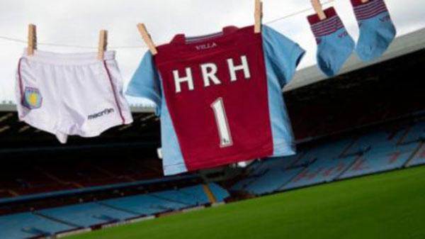 Royal baby: Aston Villa le obsequió su primer uniforme 