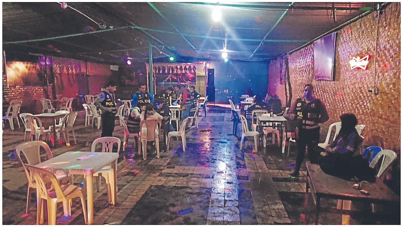 Rescatan a una menor e intervienen a tres personas en el bar “Tentaciones”