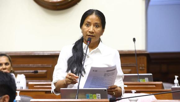 Rosío Torres es acusada de recortar el sueldo de sus trabajadores del despacho congresal.