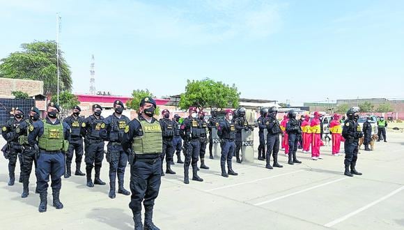 El jefe de la Macro Región Policial de Piura y Tumbes, general Carlos Malaver, dijo que un fuerte contingente policial resguardará los cementerios y los balnearios