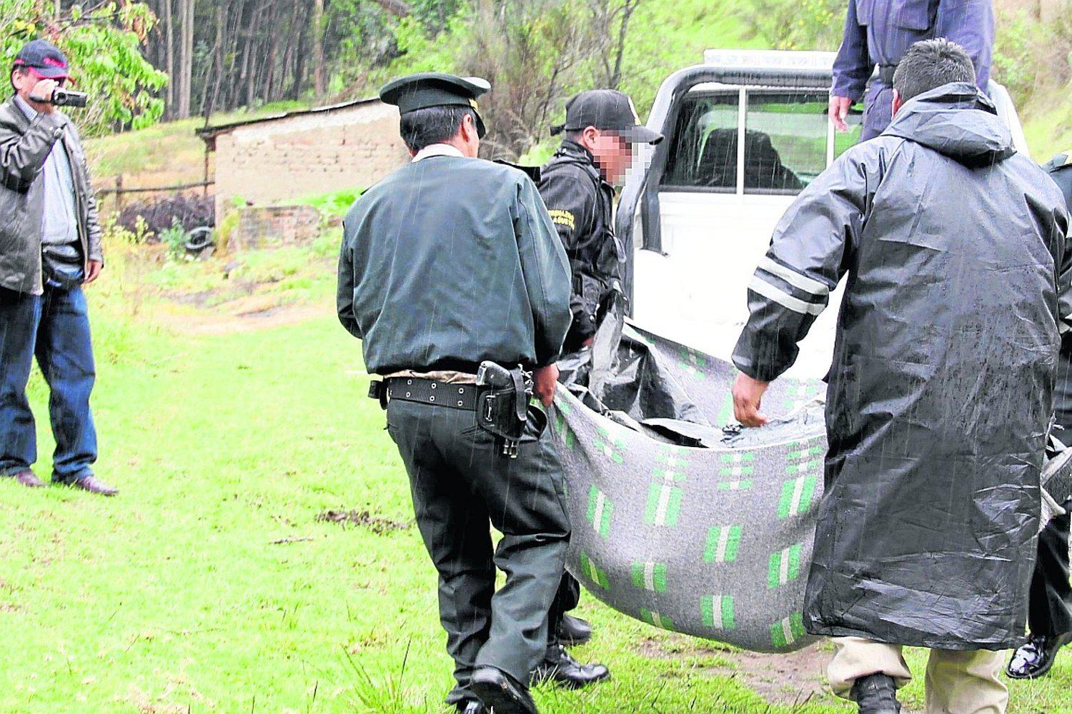 Mueren quemados por jugar con encendedor